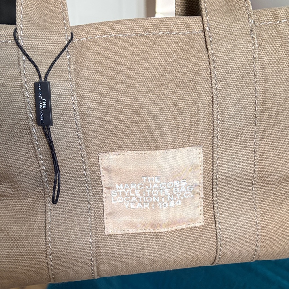 Marc Jacobs olive green Canvas Mini Tote with Marc Jacob’s Pink Bow patch - Picture 8 of 17